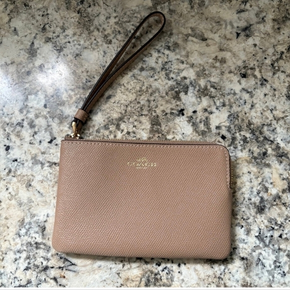 Coach Tan Leather Wristlet Clutch, NWOT - Picture 1 of 5